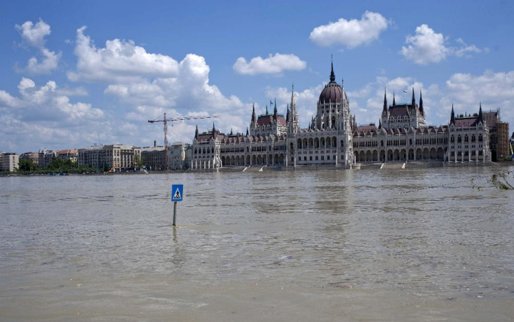 Rekord árvíz Budapesten – Tarlós szerint nincs mitől tartani