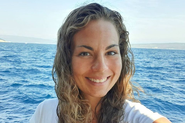 Óriási magyar világrekord: Korok Fatima 102 méter mélyre merült egy levegővétellel