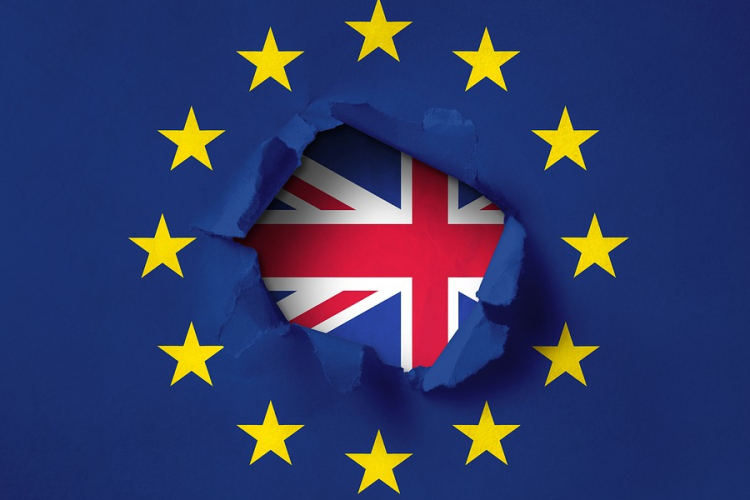 Megszavazta a brit alsóház, hogy maga dönthessen a különböző Brexit-alternatívákról