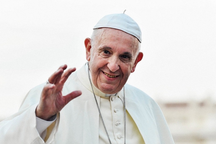 Túl szűk lett a Vatikán két pápa számára