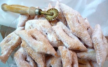 Bögrés csörögefánk dédmamától