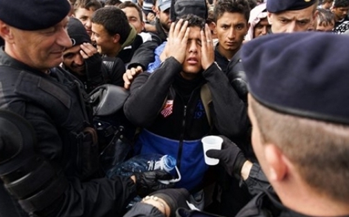 Times: 400 ezer migránst vesz őrizetbe és küld haza Brüsszel a következő hetekben