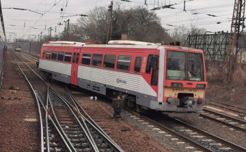 Kisiklott egy vonat a Nyugati pályaudvaron, több vonalon késésekre kell készülni