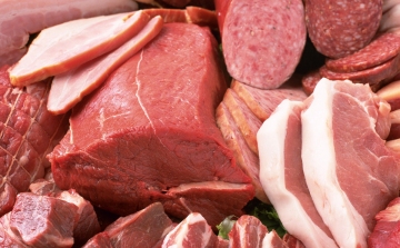 Ellenőrizni fogják, hogy a kereskedők csökkentik-e a sertéshús árát
