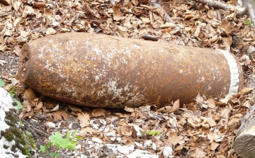 Több tucat második világháborús bombát találtak Kétpónál