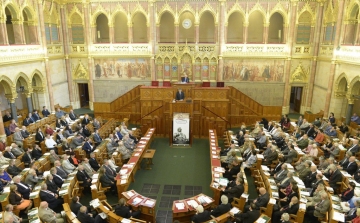 A vagyonkezelő alapítványokról szavaz a parlament