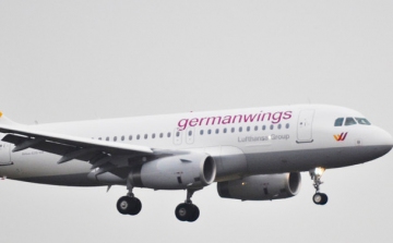 148 emberrel lezuhant egy Germanwings-gép az Alpokban