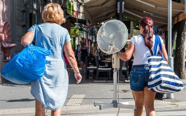 Az év eddigi legmelegebb napján megdőlt a fővárosi melegrekord