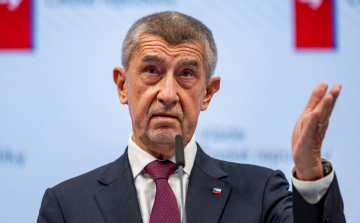 Orbán szövetségese ukrán zászló kitűzésével emlékezett meg a háború kitöréséről