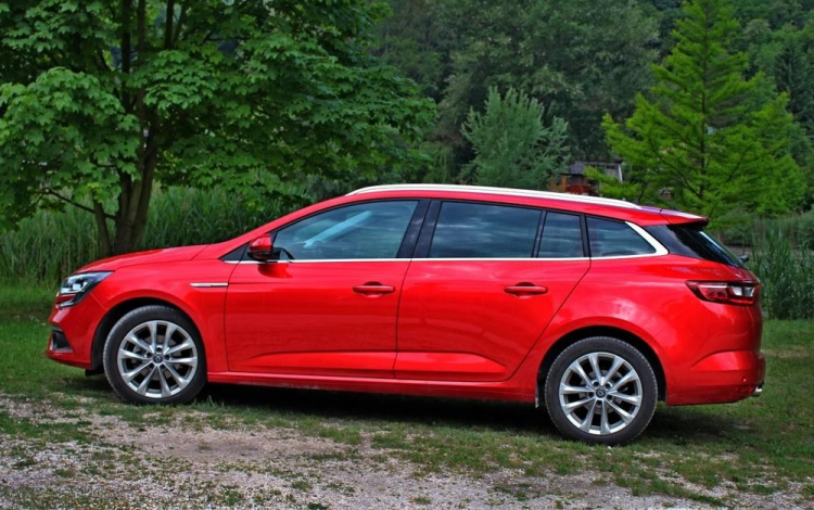 Túl fűszeres? - Teszt Renault Megane Grandtour 1,2 TCe - VIDEÓVAL