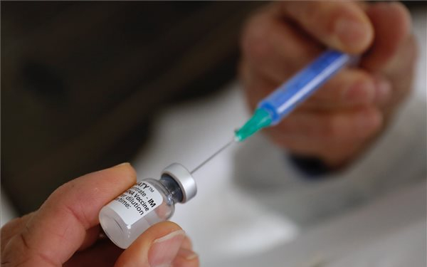 A 80 év alattiaknál még korai a negyedik oltás az mRNS alapú vakcinákkal