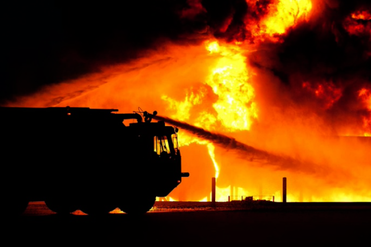 Eloltották a tüzet a Kis-Balatonnál, 600 hektárnyi terület égett le