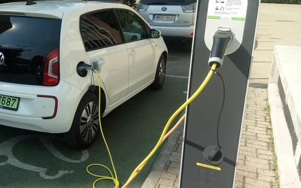 A földgázüzemű autó környezetkímélőbb mint az elektromos az ADAC szerint