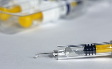 Februárra ígérik a második orosz vakcina tömeggyártását 