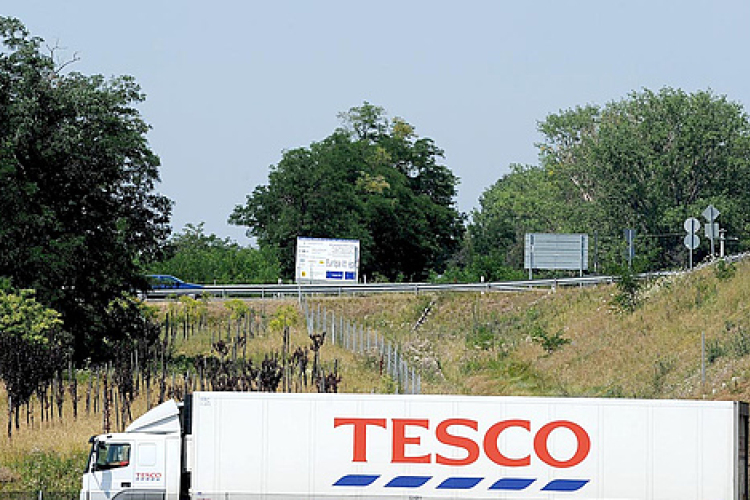 Komoly drágulás jöhet - mire készül a Tesco és az Auchan?