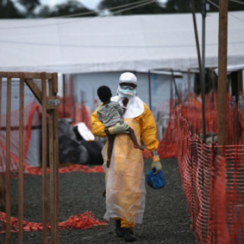 Megrendítő képek az ebola sújtotta Nyugat-Afrikából