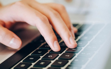 Internetes adománygyűjtést indított a Ringató alapítvány a Covid-árvák megsegítésére