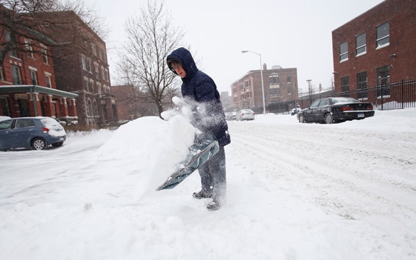 Káosz és kritika kíséri a hóvihar utáni rendteremtést az Egyesült Államokban 