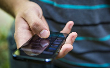 Egyre többen kérik sms-ben adóbevallásukat