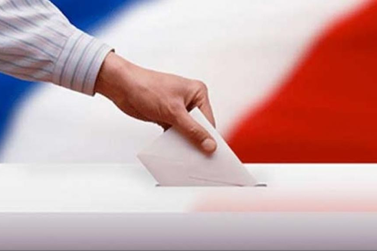 Fokozott biztonsági intézkedések mellett elkezdődött a francia elnökválasztás