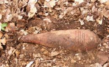 Hetvenegy aknagránátot találtak a gánti erdőben