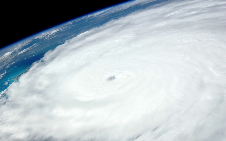 Félmillió euró segélyt juttat az unió a Dorian hurrikán károsultjai megsegítésére