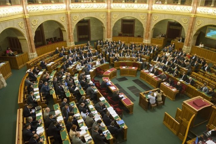 Napirenden a pedofília szigorúbb büntetése