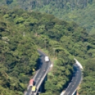 Különleges autópálya a dzsungel fölött
