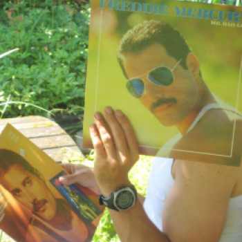 Sleeveface, azaz régi bakelit borítóval pózoló emberek