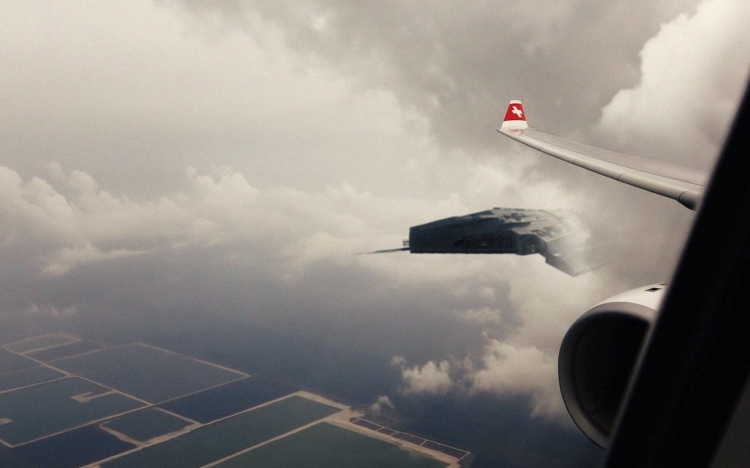 Elképesztő dolog bukkant elő a felhőből Németország felett - Videó