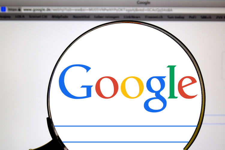 Naponta több mint hatmillió megtévesztő hirdetést törölt a Google tavaly