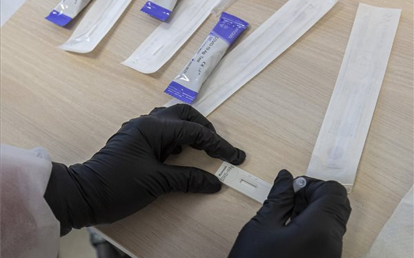 Csak negatív vírusteszttel vagy beoltva lehet átlépni a cseh-lengyel és a szlovák-lengyel határt