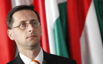 Varga: jövő év elején jön a forintosítás