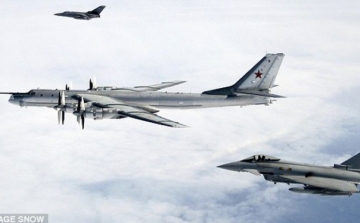Orosz bombázók a La Manche csatorna felett és új NATO-egységek Európában