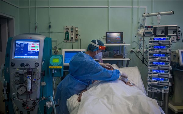 Emelkedik a koronavírus miatt kórházban ápoltak száma Ausztriában