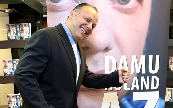 Damu Roland nyilvánosan alázza Vajna Tímeát