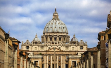 Szexbotrány, melegorgiák, gyilkosság: megint a Vatikánra figyel a világ