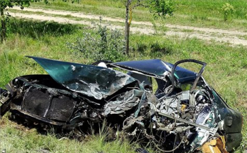 Hárman meghaltak egy balesetben Kecskemétnél