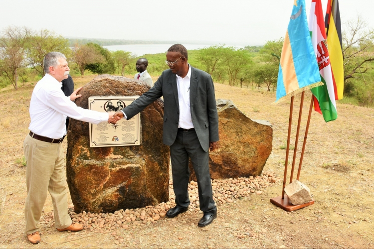 Magyar Afrika-felfedezőnő emléktábláját avatták fel Ugandában