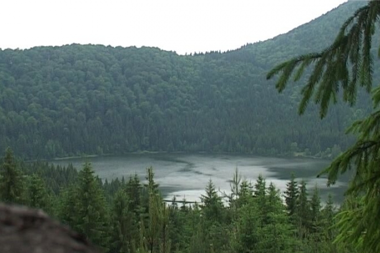 Eltűnt egy magyar fiú a Szent Anna tónál