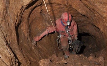 Csodálatos kristálybarlangot fedeztek fel a Pilisben