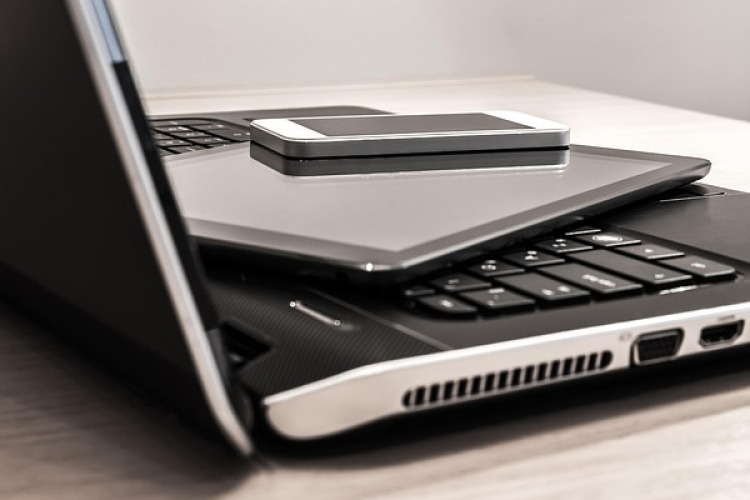 digitális detox: hogyan nyaralhat önfeledten? -a tudatos tervezés, az okoseszközök átgondolt használata segít