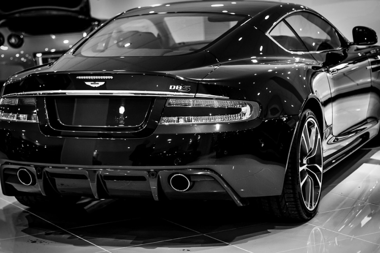 Aston Martin szalon nyílik Magyarországon