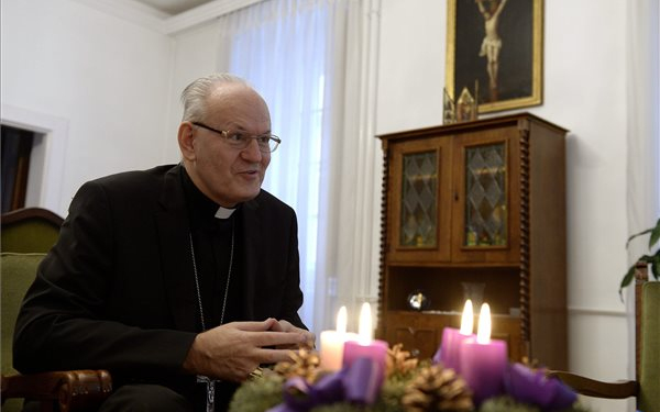 Erdő Péter: karácsonykor emberlétünk határain túlra tekintünk