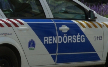 Villanyoszlopnak ütközött egy személyautó Egerben, a sofőr meghalt
