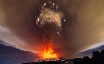 Elképesztő videón az Etna kitörése