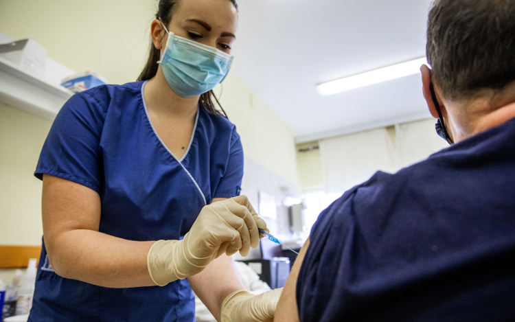 Szlávik: rendkívül sikeres az oltási akcióhét