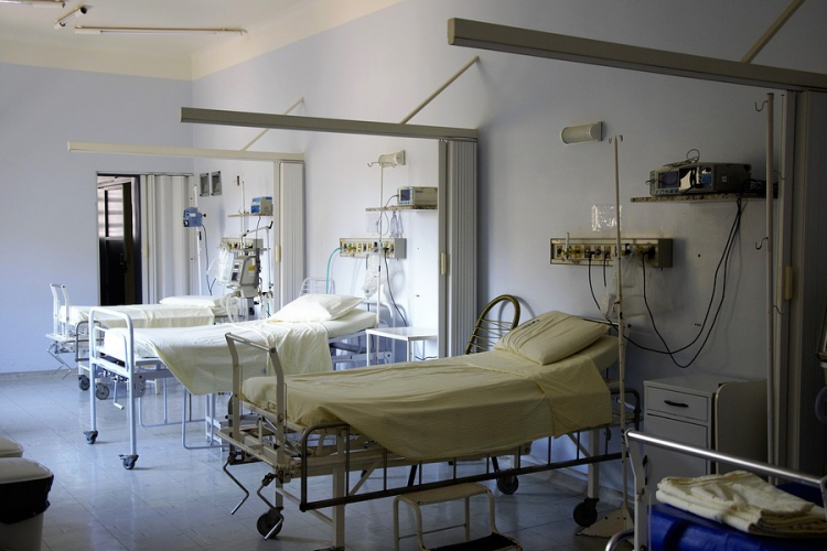 Újabb kórházi osztályokon vezettek be látogatási tilalmat az influenza miatt