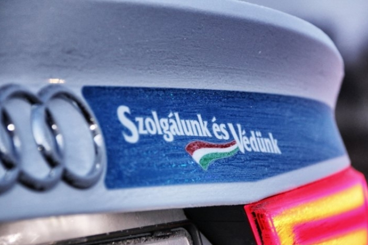 Rendőrnek adta ki magát egy rabló Miskolcon