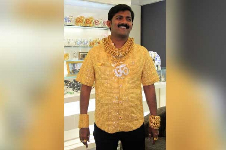 Agyonverték az indiai milliomost, aki aranyból csináltatott magának inget